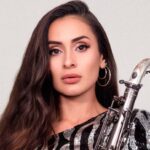 Anyela Gómez portada en AV Magazine