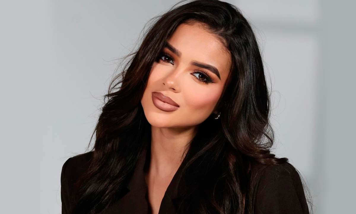 Manuela Peláez Henao portada en AV Magazine