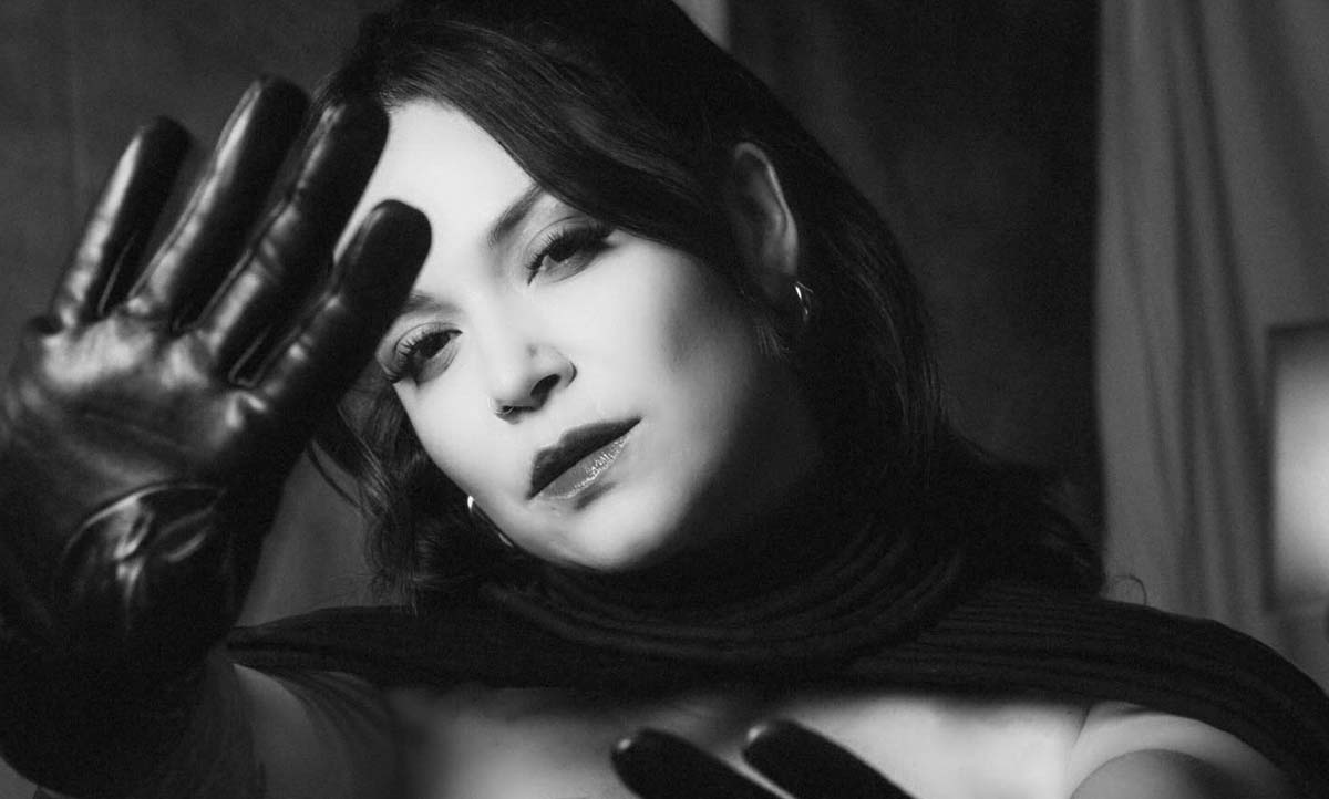 Jacqie Rivera presenta “Completamente Yo”, su canción más personal hasta la fecha